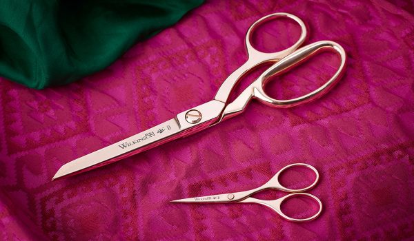 Wilkinson Rose Gold Sewing Kit in main view including 8″ Rose Gold Sidebents and Rose Gold Embroidery Scissors.