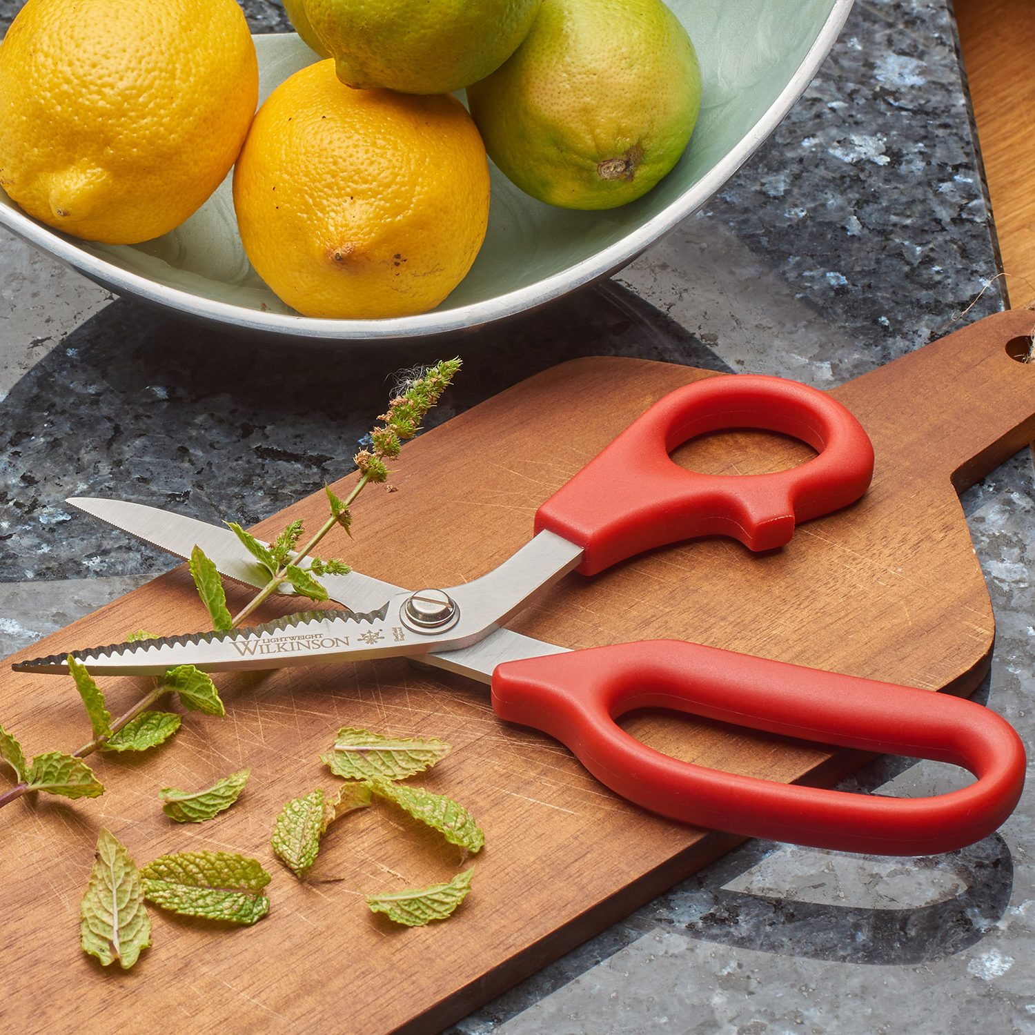 William Whiteley Lightweight Kitchen Scissors in main view.