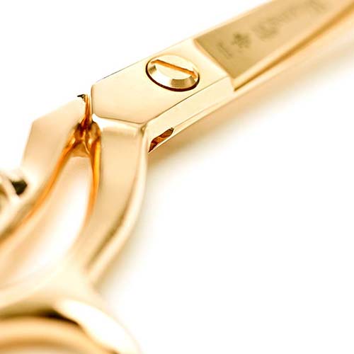 Wilkinson Gold Sewing Kit, the 8″ Aura Gold Sidebent Scissors in detail.