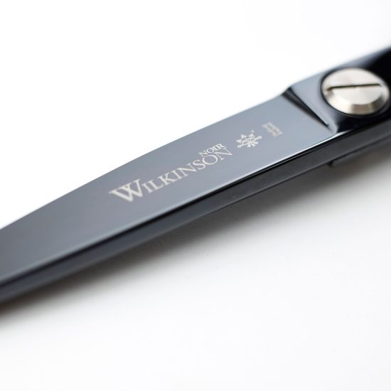 Wilkinson 10 Inch Noir Fabric Shears in detail of the blade.