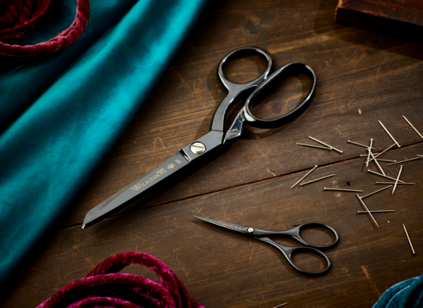 Wilkinson Noir Sewing Set in main view includes 8″ Wilkinson Noir Sidebent and Noir Embroidery Scissors.