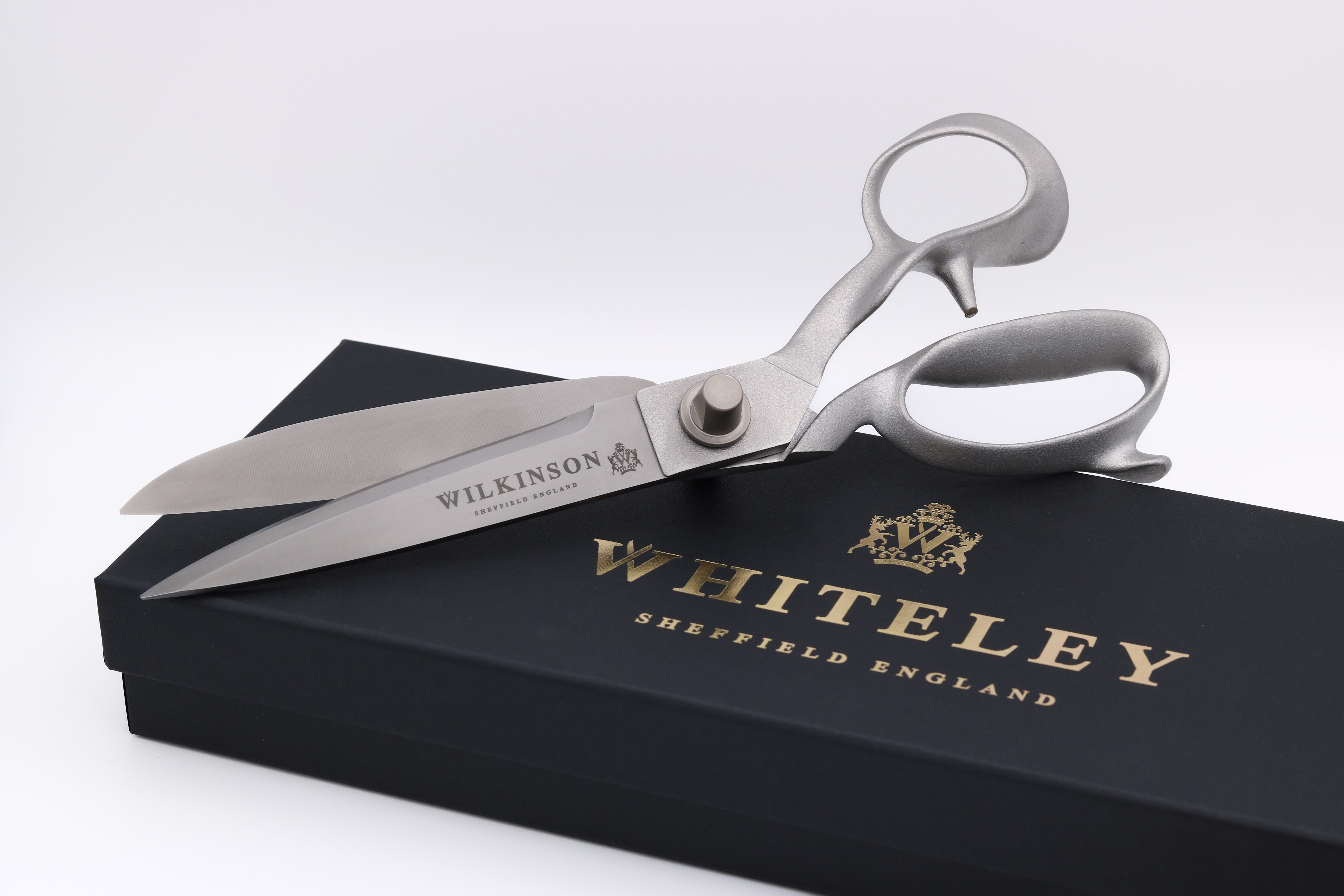 thumbnail image 2 of LAJA IMPORTS 10 Inch Heavy Duty Stainless Steel Tailor Shears - Right Handed 2 of 6