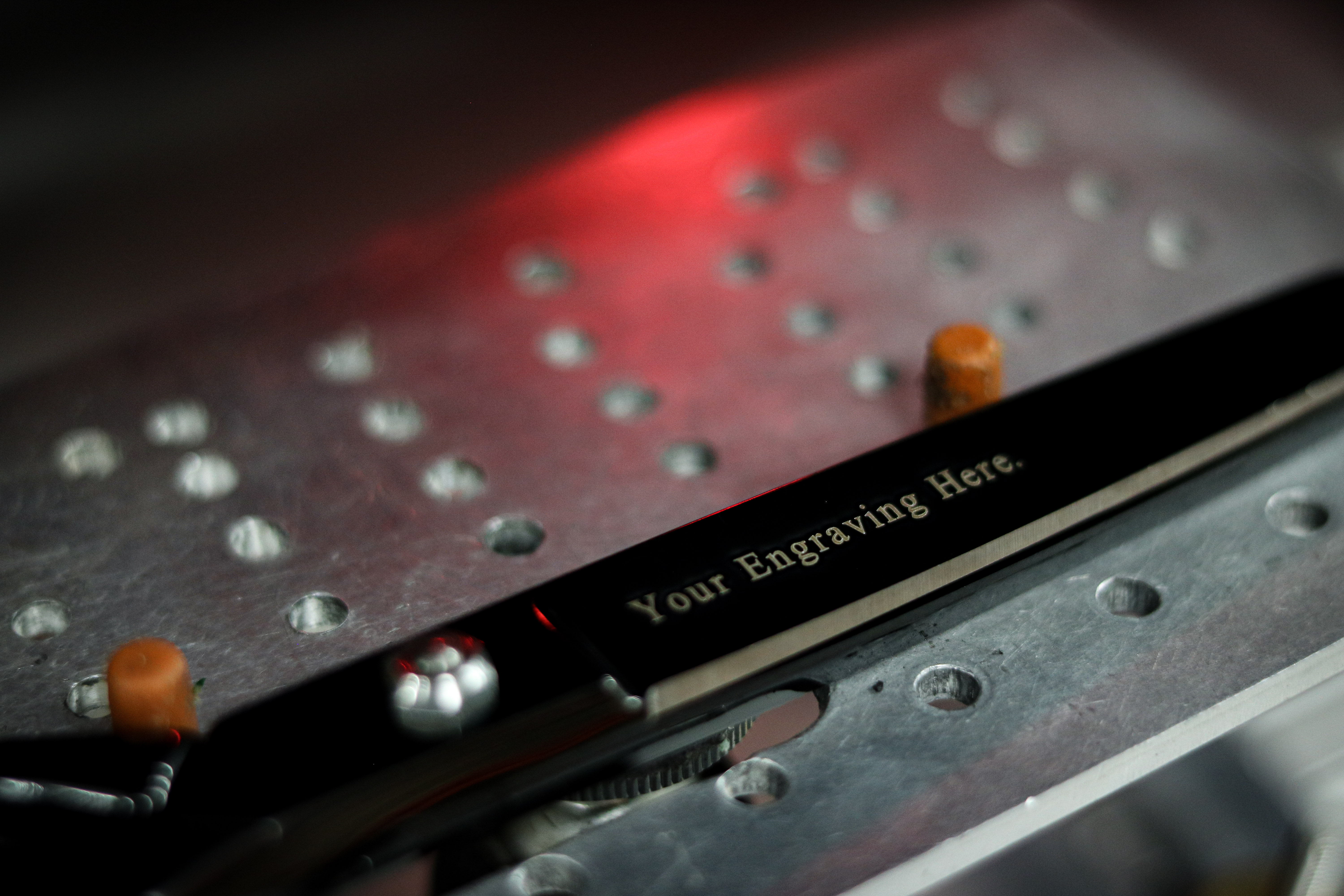 Whiteley offers scissor personalisation with engraving